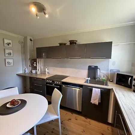 Reykjavik Urban Escape 2-Bedroom Haven With Private Entrance Exterior photo