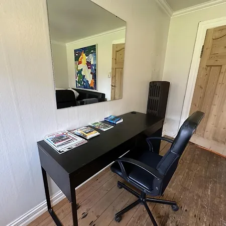 Reykjavik Urban Escape 2-Bedroom Haven With Private Entrance Exterior photo
