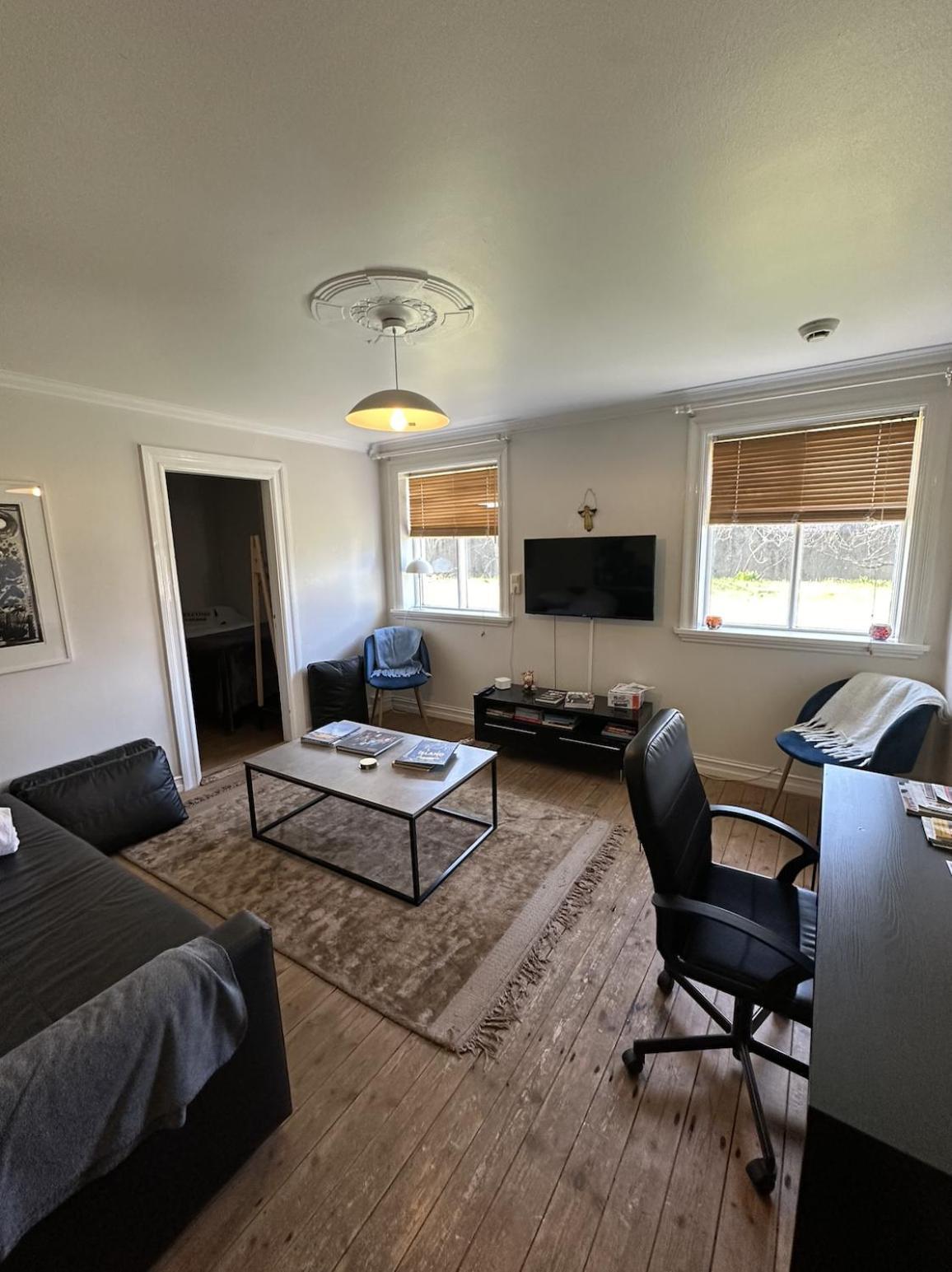 Urban Escape 2-bedroom Haven With Private Entrance Reykjavík